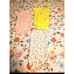 Carter's New Born onesie set of 3